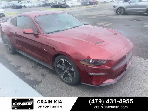 Used 2018 Ford Mustang Coupe RWD image 1