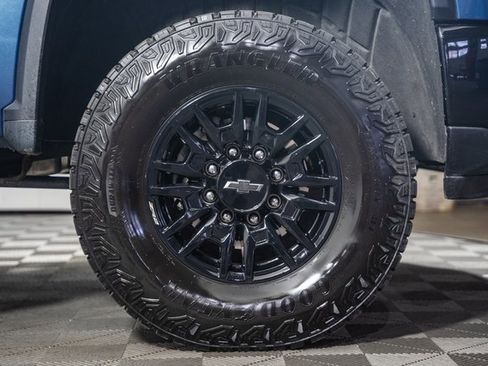 Used 2024 Chevrolet Silverado 2500 ZR2 w/ Technology Package image 21