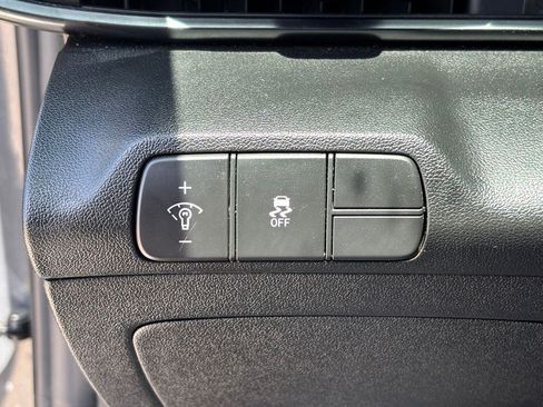 Used 2025 Hyundai Elantra Sport FWD image 22