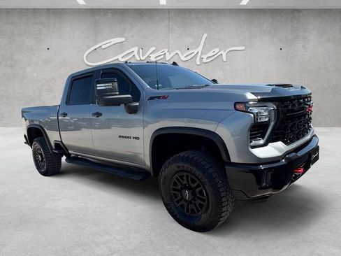 Used 2024 Chevrolet Silverado 2500 ZR2 w/ Technology Package AWD/4WD image 2