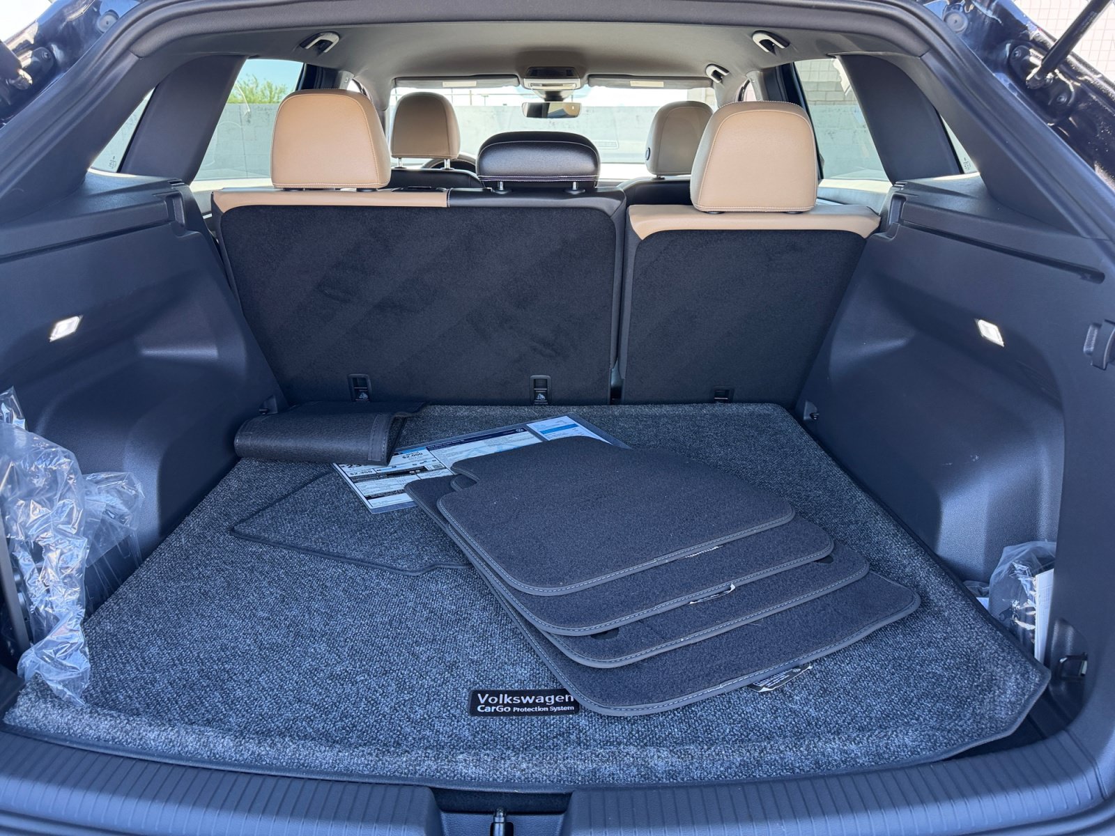 Certified 2024 Volkswagen Atlas Cross Sport SE FWD image 31