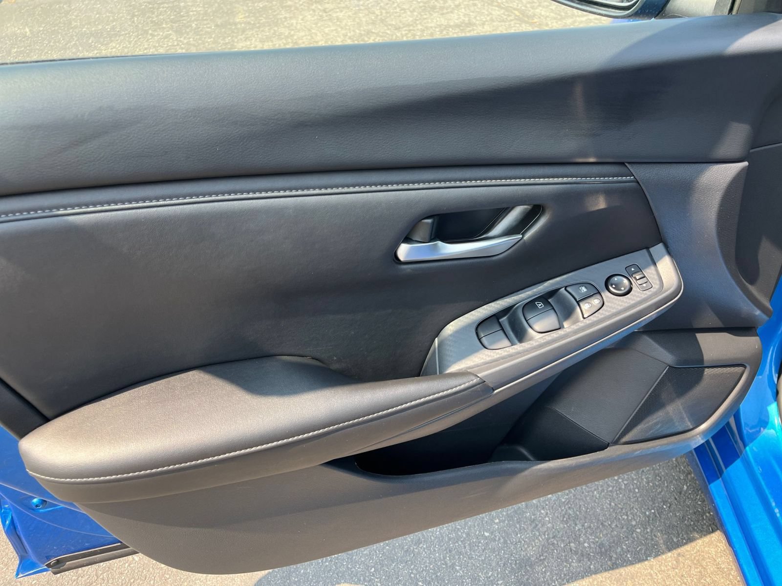 Used 2025 Nissan Sentra SV FWD image 18