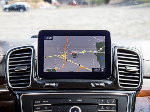 Used 2018 Mercedes-Benz GLE 550e 4MATIC image 14