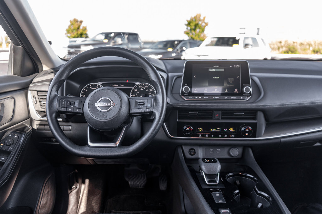 Used 2024 Nissan Rogue SV FWD image 16
