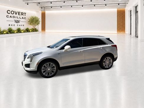 Used 2019 Cadillac XT5 Premium Luxury w/ Driver Assist Package FWD image 5