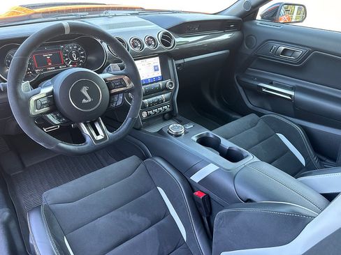 Used 2021 Ford Mustang Shelby GT500 w/ Carbon Fiber Track Pack RWD image 10