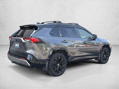 Used 2022 Toyota RAV4 XSE AWD/4WD image 5