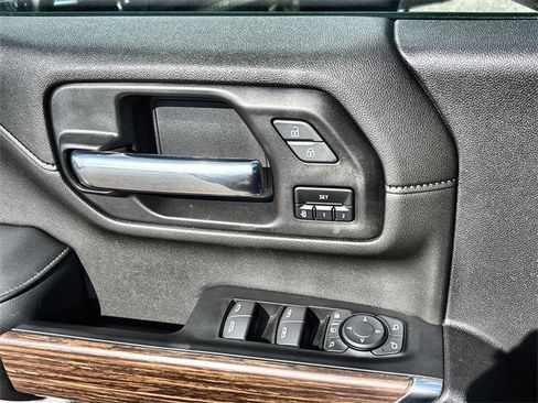 Used 2023 Chevrolet Silverado 2500 High Country image 14
