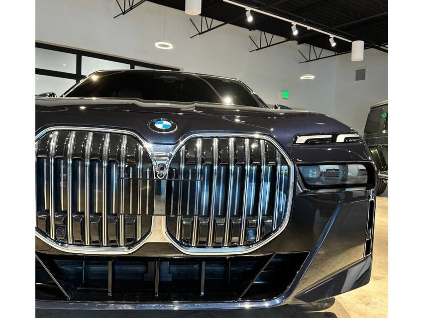 Used 2024 BMW 760i xDrive w/ Premium Package 2 AWD/4WD image 6