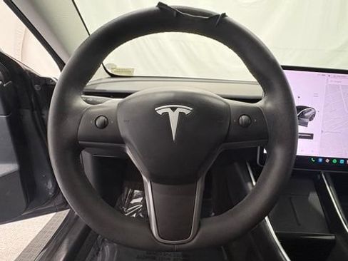 Used 2020 Tesla Model 3 Standard Range Plus RWD image 30