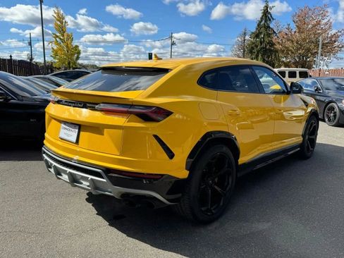Used 2019 Lamborghini Urus image 5