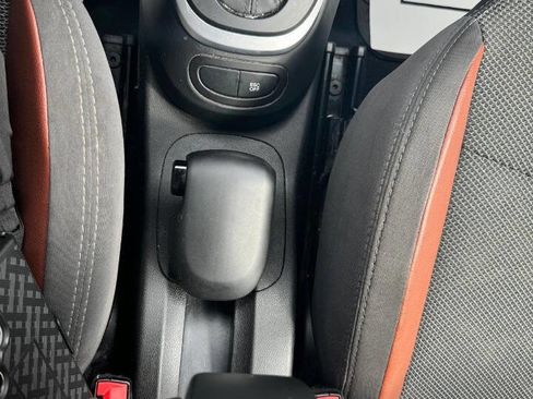 Used 2015 FIAT 500L Trekking image 34