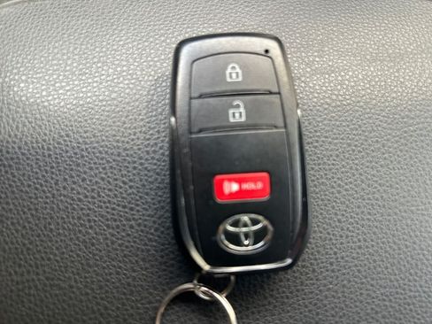Used 2025 Toyota Tacoma SR5 AWD/4WD image 31