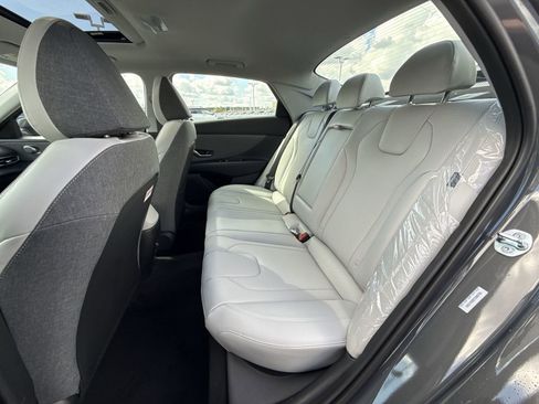 New 2026 Hyundai Elantra Limited FWD image 25