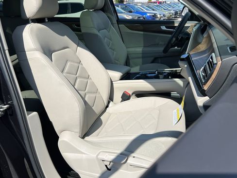 New 2026 Volkswagen Atlas SE image 13