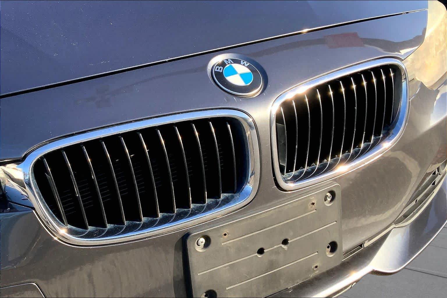Used 2015 BMW 320i Sedan RWD image 29