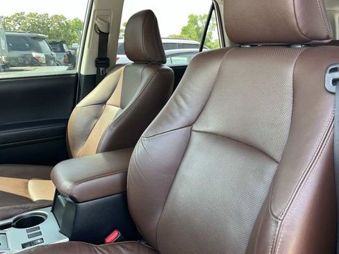 Used 2023 Toyota 4Runner Limited AWD/4WD image 30