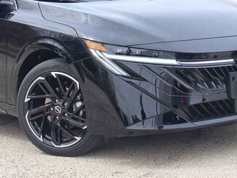 New 2026 Nissan Sentra SR w/ SR Premium Package FWD image 3