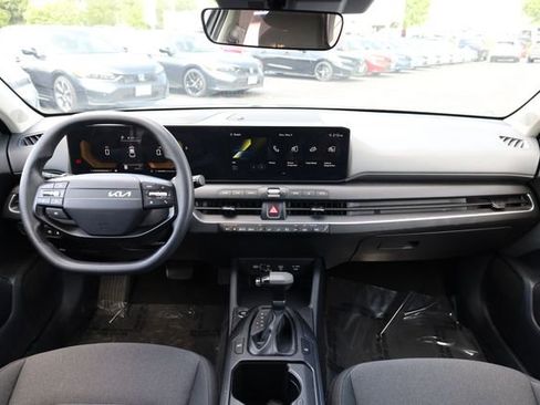 Used 2025 Kia K4 FWD image 14
