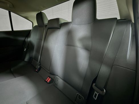 Used 2022 Toyota Corolla LE image 21