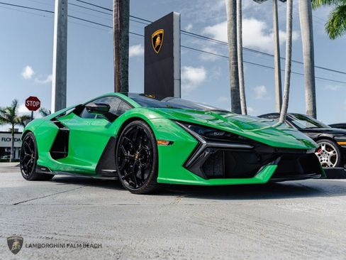 Used 2024 Lamborghini Revuelto image 8