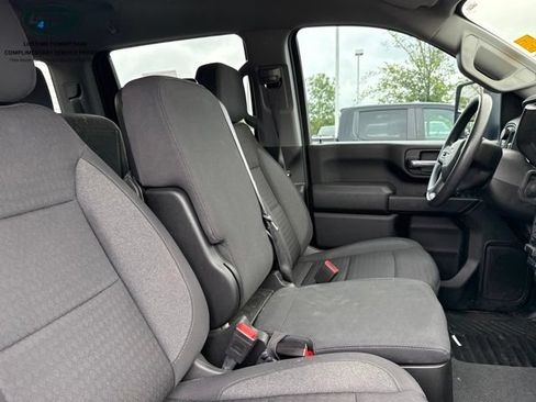 Used 2024 Chevrolet Silverado 2500 Custom w/ Custom Convenience Package AWD/4WD image 8