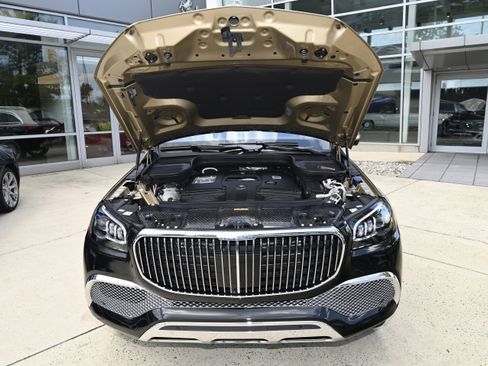 Used 2023 Mercedes-Benz Maybach GLS 600 4MATIC image 68