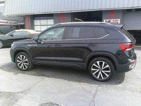 Used 2022 Volkswagen Taos SE w/ IQ.Drive SE Package AWD/4WD image 12