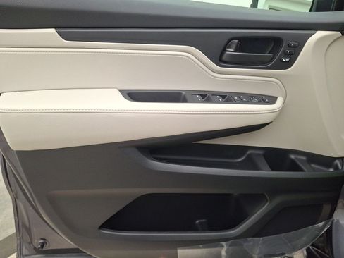 Used 2026 Honda Odyssey EX-L image 13