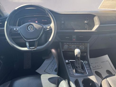 Used 2021 Volkswagen Jetta SEL Premium image 10