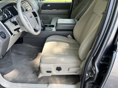 Used 2013 Ford Expedition XL w/ HD Trailer Tow Pkg AWD/4WD image 10