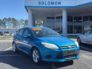 Used 2014 Ford Focus SE w/ SE Winter Package video 1