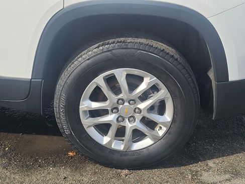 Used 2023 Chevrolet Traverse LS image 34