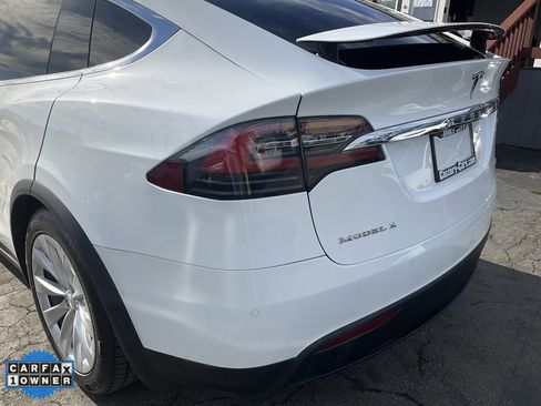 Used 2017 Tesla Model X 75D image 86