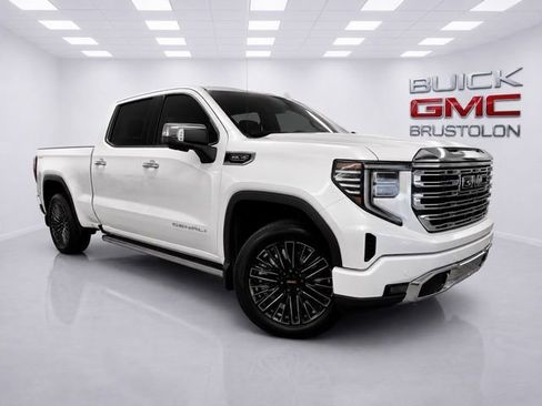 Used 2024 GMC Sierra 1500 Denali w/ Technology Package AWD/4WD image 1