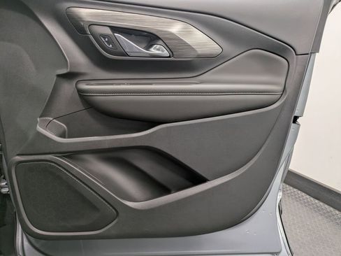 Used 2023 GMC Terrain SLE w/ Driver Convenience Package image 27