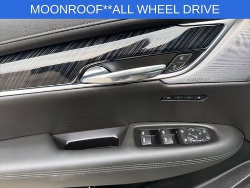 Used 2025 Cadillac XT6 Premium Luxury image 25