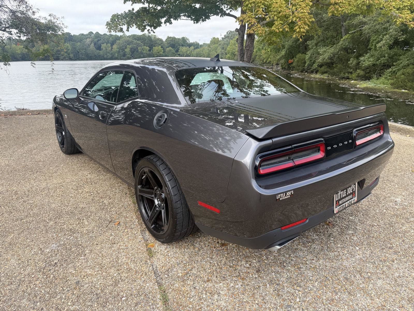 Used 2016 Dodge Challenger R/T Scat Pack RWD image 5