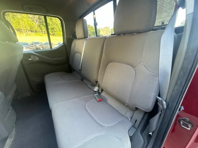 Used 2015 Nissan Frontier SV w/ SV Value Truck Package AWD/4WD image 16