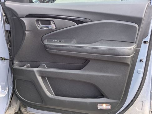 Used 2022 Honda Pilot Touring image 33