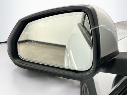 Used 2025 BMW X2 xDrive28i image 16