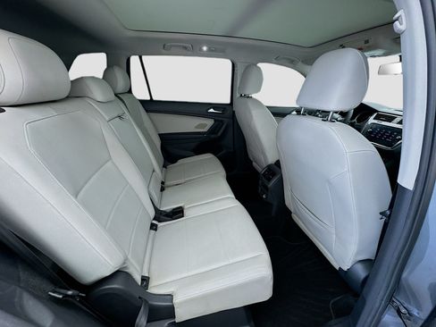 Used 2020 Volkswagen Tiguan SE w/ Panoramic Sunroof Package FWD image 20