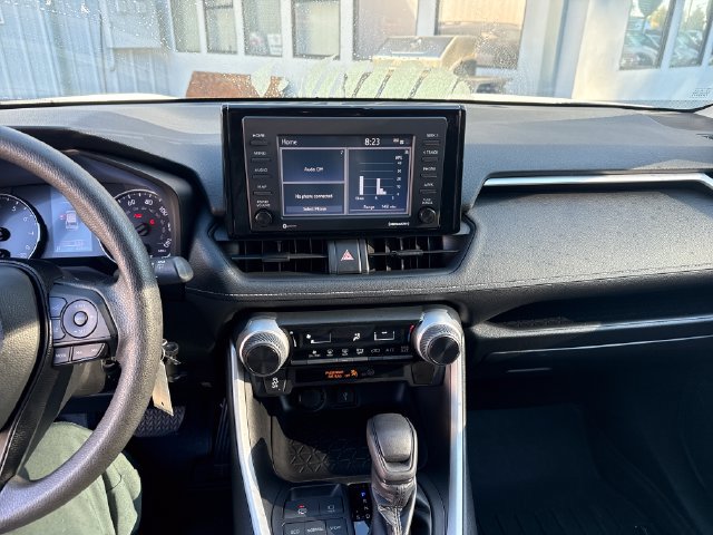 Used 2021 Toyota RAV4 LE FWD image 21