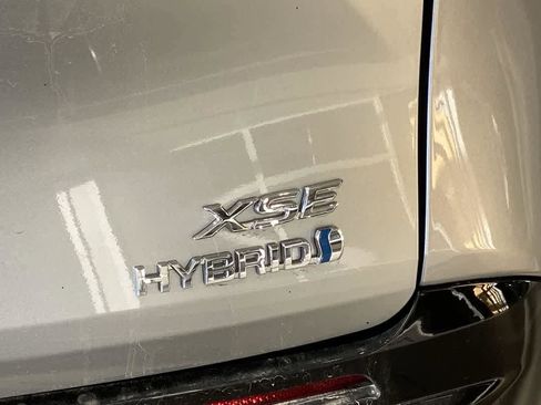 Used 2022 Toyota Sienna XSE AWD/4WD image 12