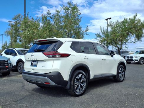 Used 2023 Nissan Rogue SV FWD image 6
