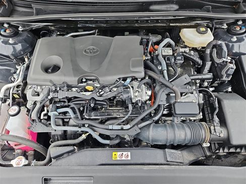 Used 2025 Toyota Camry SE w/ Convenience Package image 34