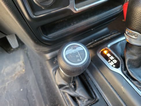 Used 2023 Jeep Gladiator Sport AWD/4WD image 23