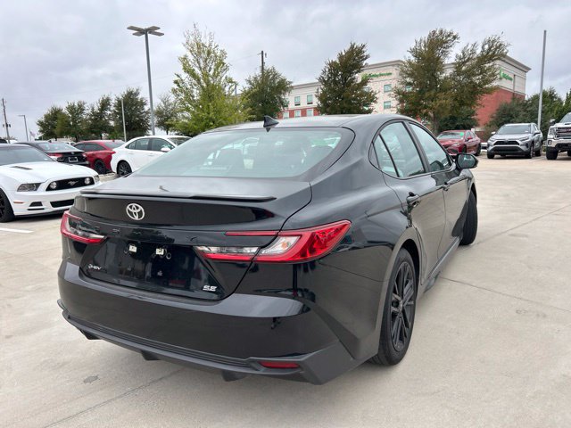 Used 2026 Toyota Camry SE FWD image 3