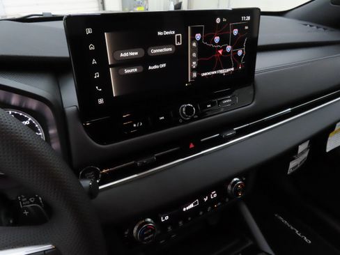 New 2026 Mitsubishi Outlander LE FWD image 17