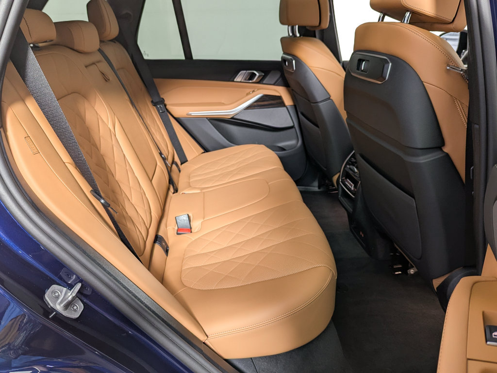 Used 2026 BMW X5 xDrive40i w/ M Sport Package AWD/4WD image 43